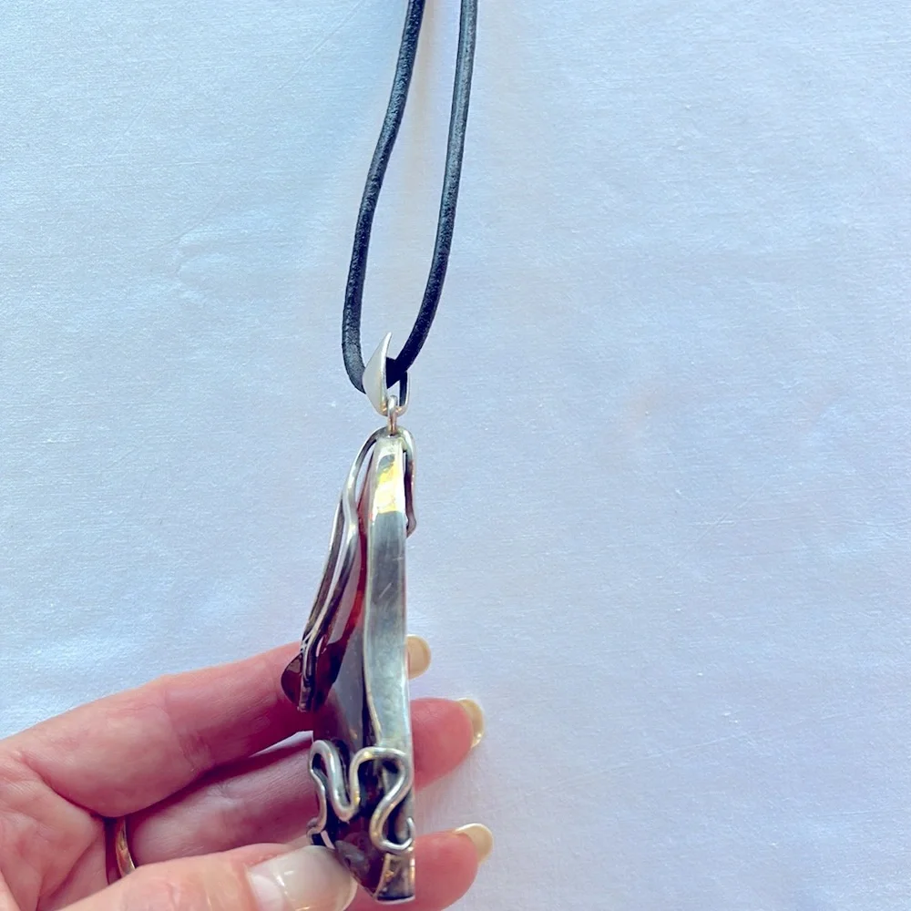 Amber pendant with leather necklace - Picture 10 of 14